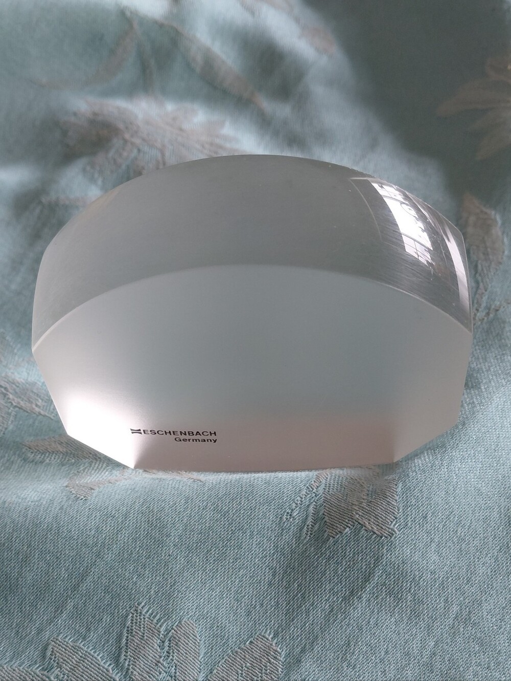 Crystal Magnifier Frosted White